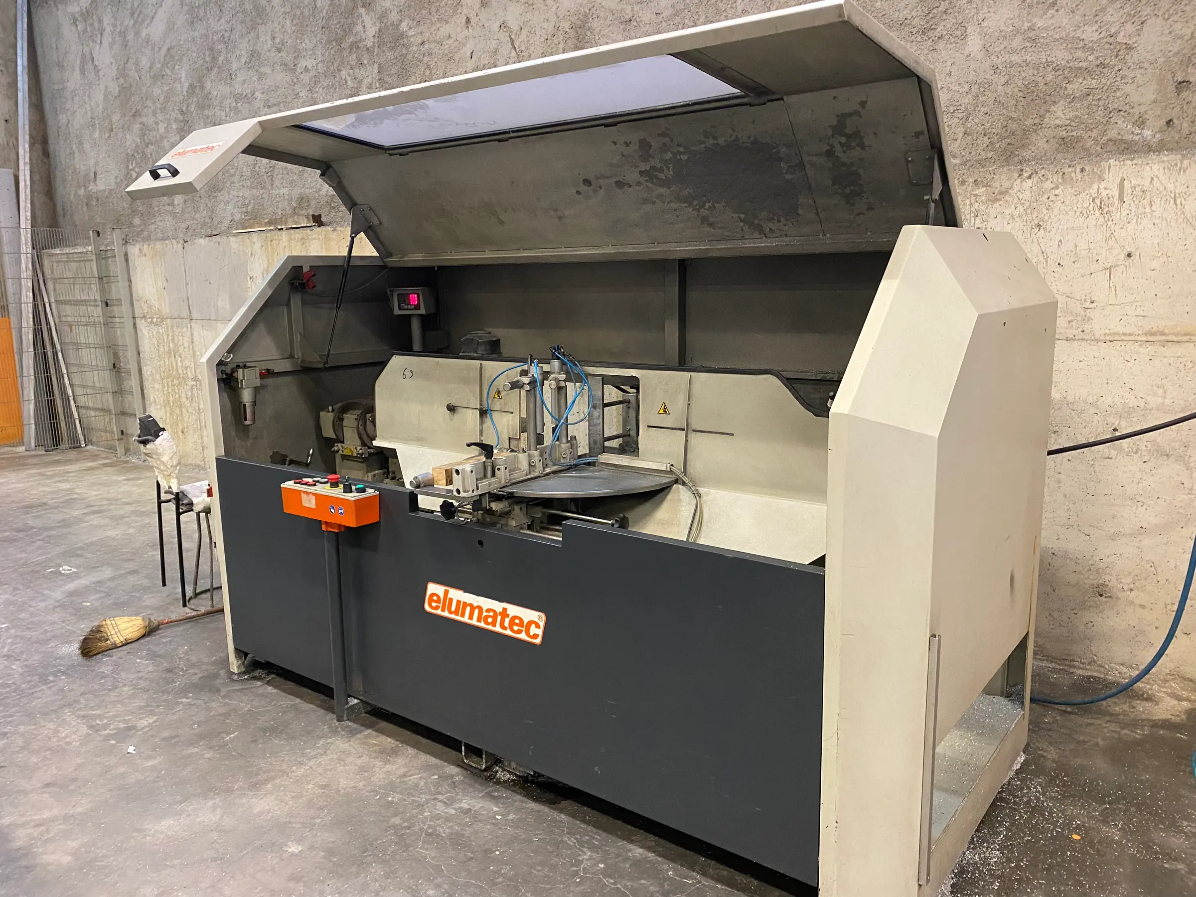 ELUMATEC AFB 224/20 ORTA KAYIT KERTME MAKİNASI
